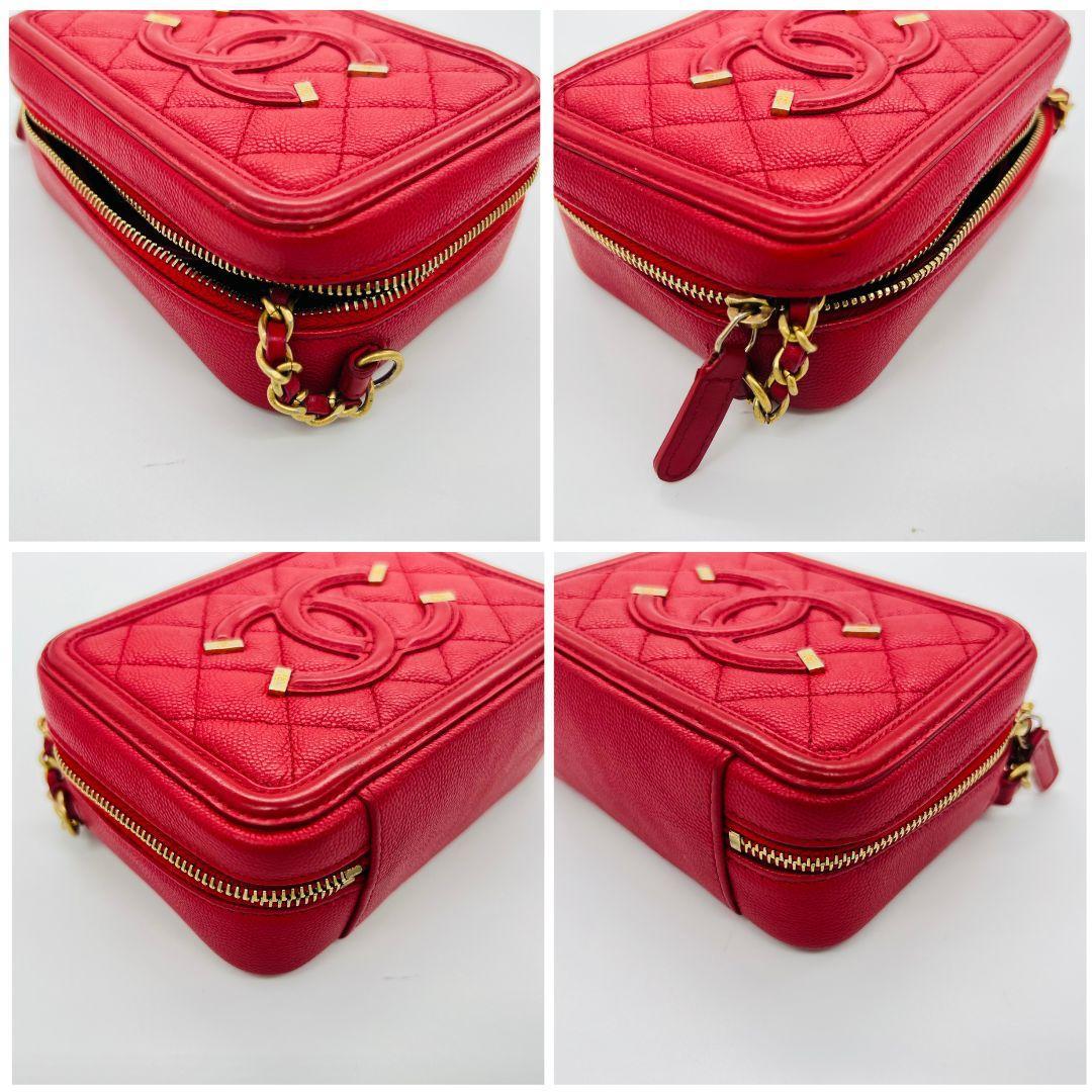 シャネル CCフィリグリー ショルダー　バニティ レッド キャビアスキン レザー