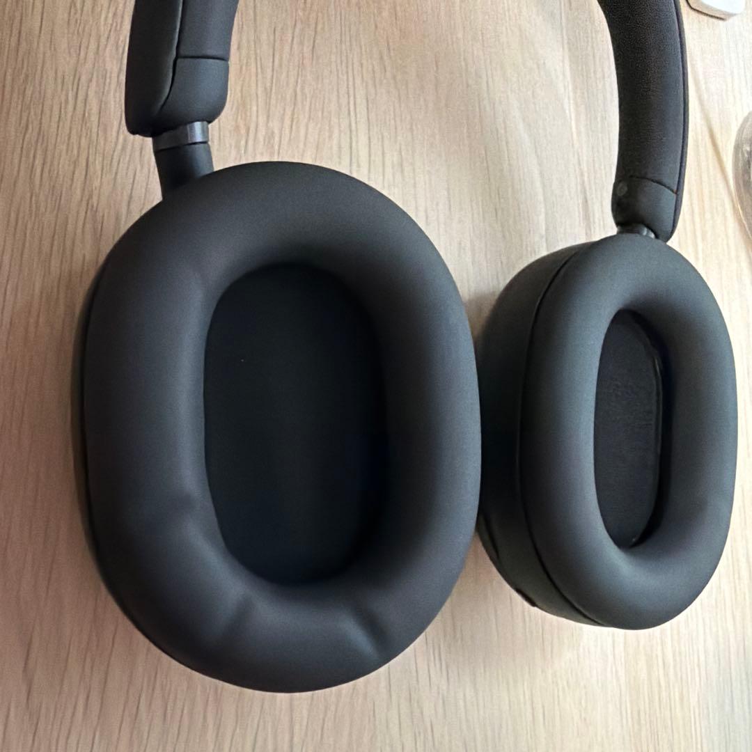 sonyWH-1000XM5ワイヤレスヘッドホン キャリングケース付き