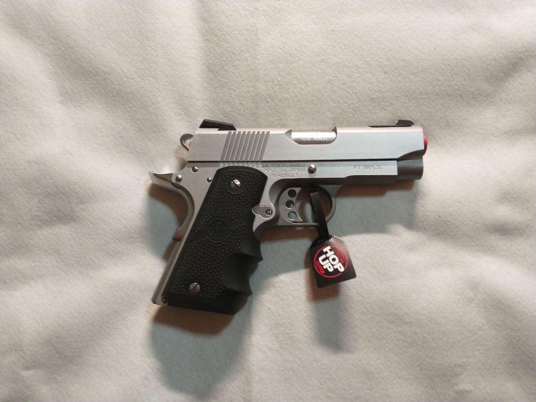デ*ー様 東京マルイV10UltraCompactとHogue製グリップ