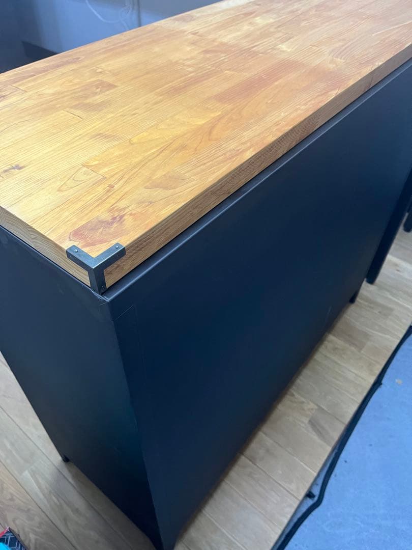 スチール製ロッカー 3扉 木製天板付き