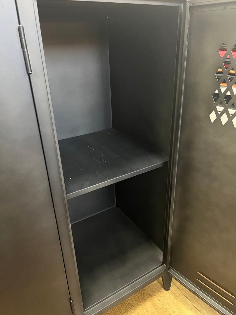 スチール製ロッカー 3扉 木製天板付き