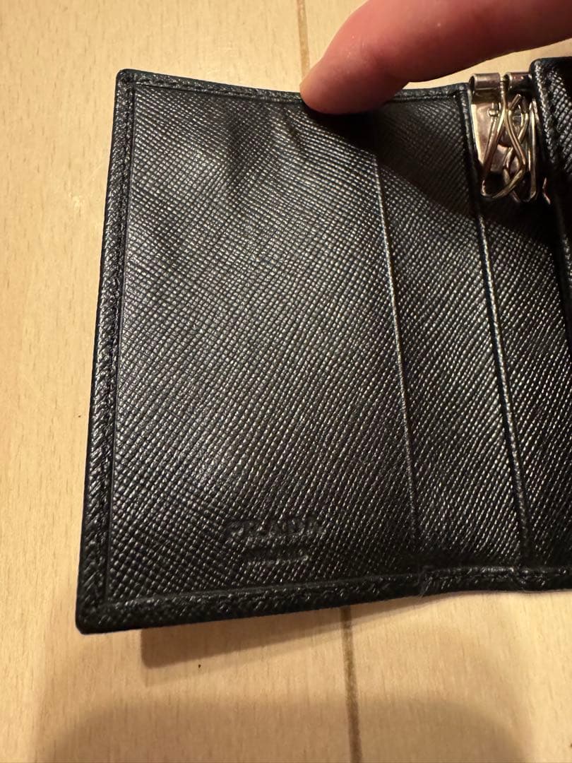 プラダ　6連キーケース　トライアングルロゴ　ナイロン　レザー　黒　ユニセックス