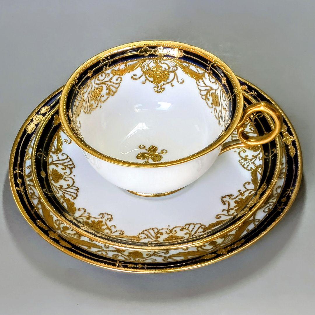 オールドノリタケ銘品　金盛上藍帯連鎖装飾紋　カップ＆ソーサー＆プレート　トリオ