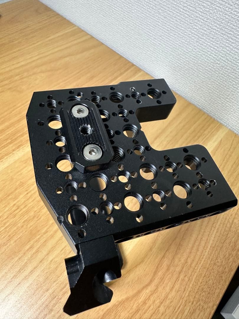 SHAPE CANON EOS C80 cage + Vマウントプレート