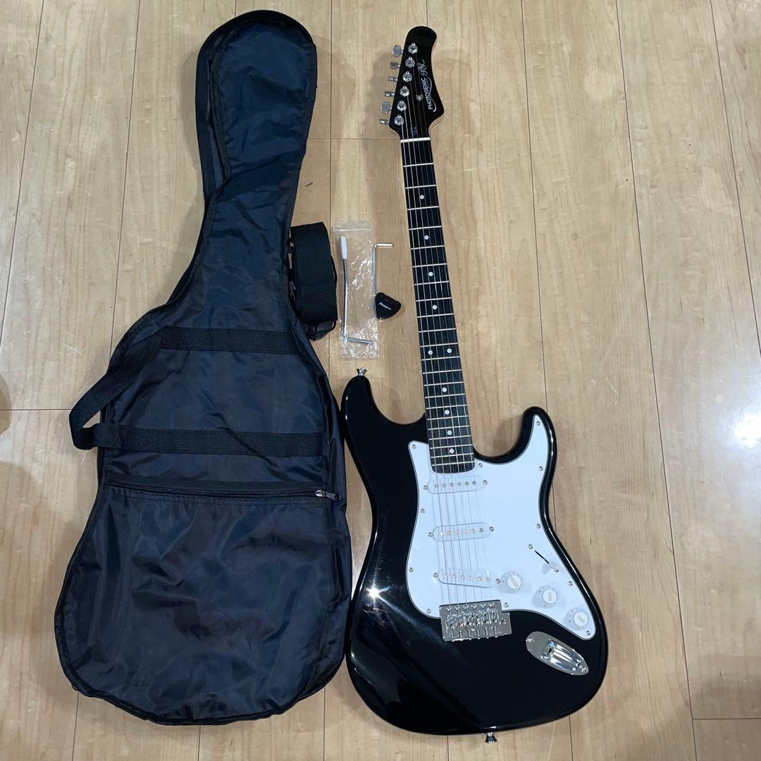 新型　フォトジェニック　ストラトキャスタータイプ　弦高調整済み　です