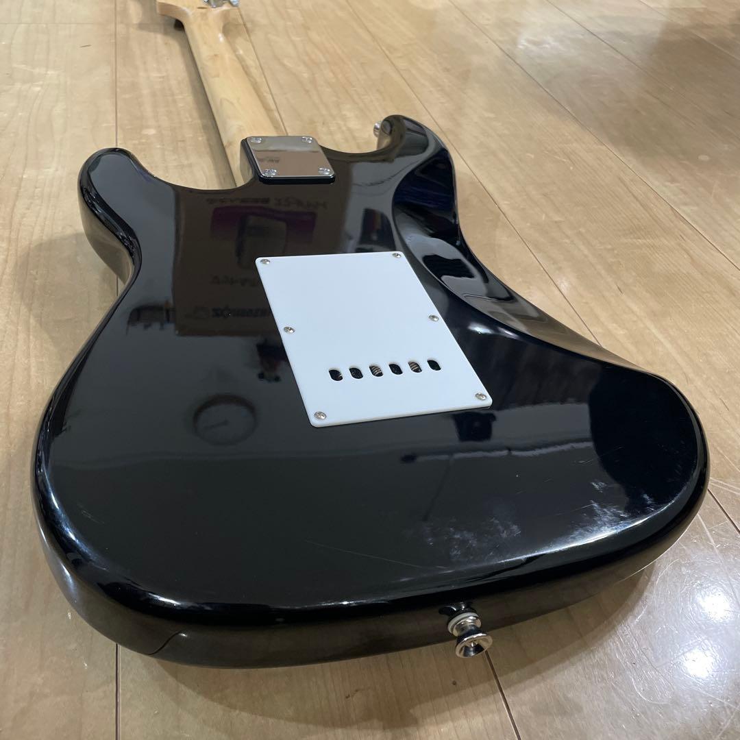 新型　フォトジェニック　ストラトキャスタータイプ　弦高調整済み　です