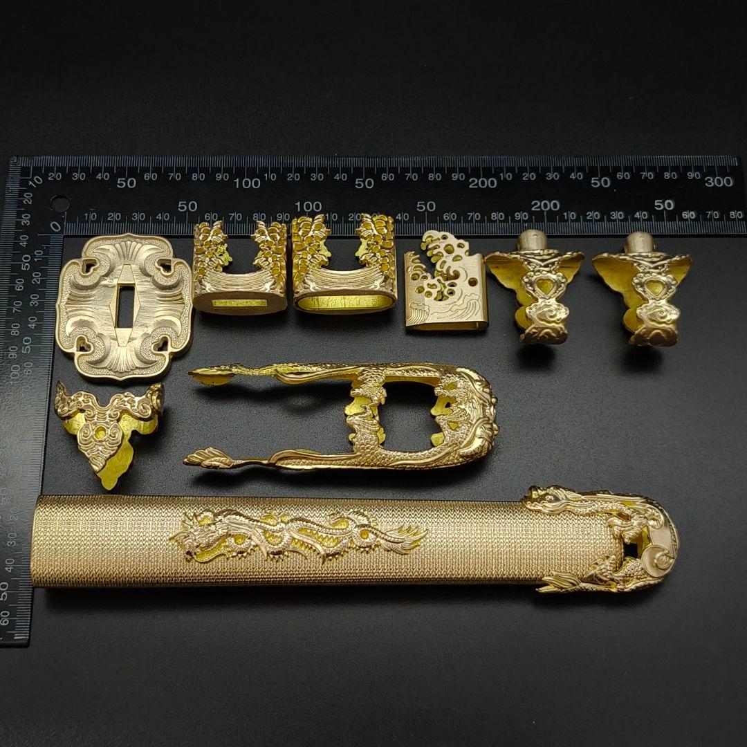 唐様大刀　水龍剣　刀鍔　目貫　縁頭　切羽　鐺　柄鞘一式金具　銅製　レア金具