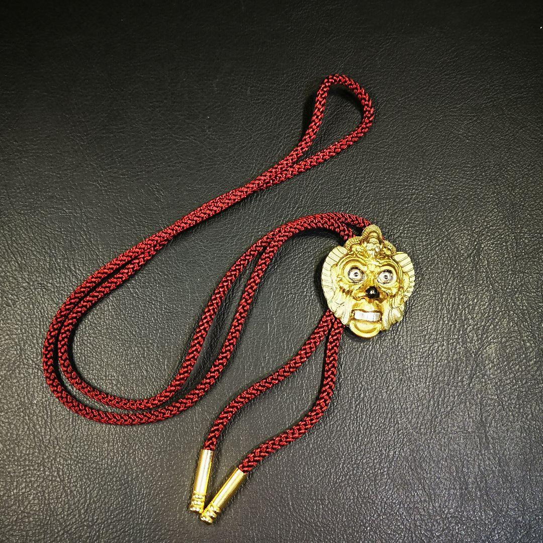 船越春秀 作 蘭陵王之面 ループタイ 伊勢神宮神楽面 銅打出彫金 金銀彩