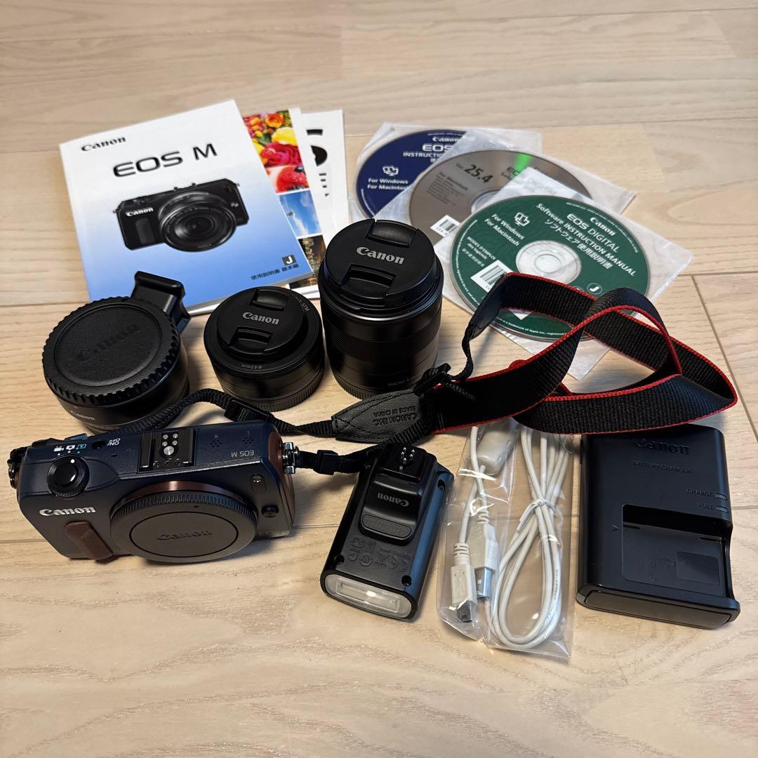 【極美品】Canon EOS M ダブルレンズキット　ベイブルー　おまけ付