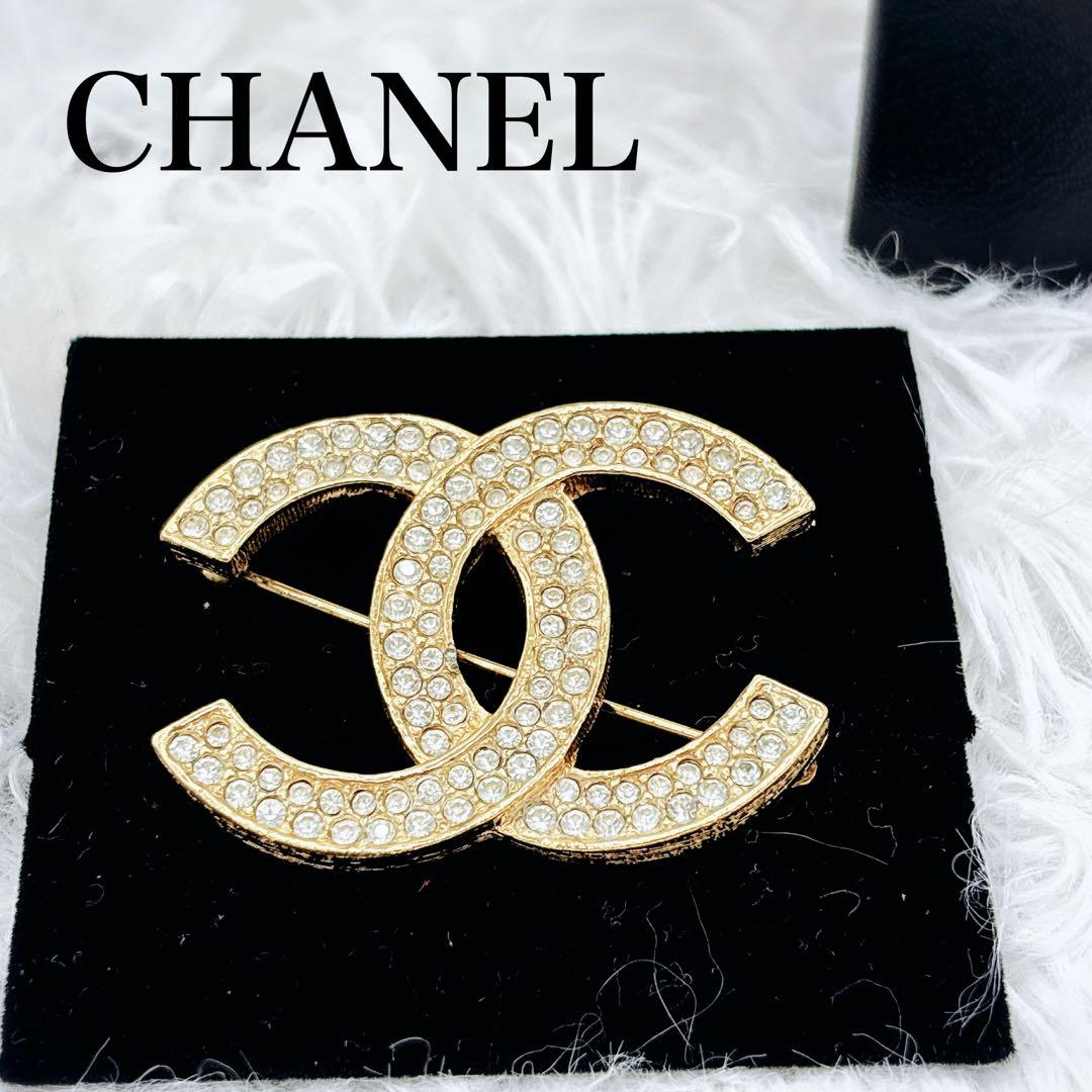 CHANEL ダブルCロゴ　ラインストーン　ブローチ ゴールド