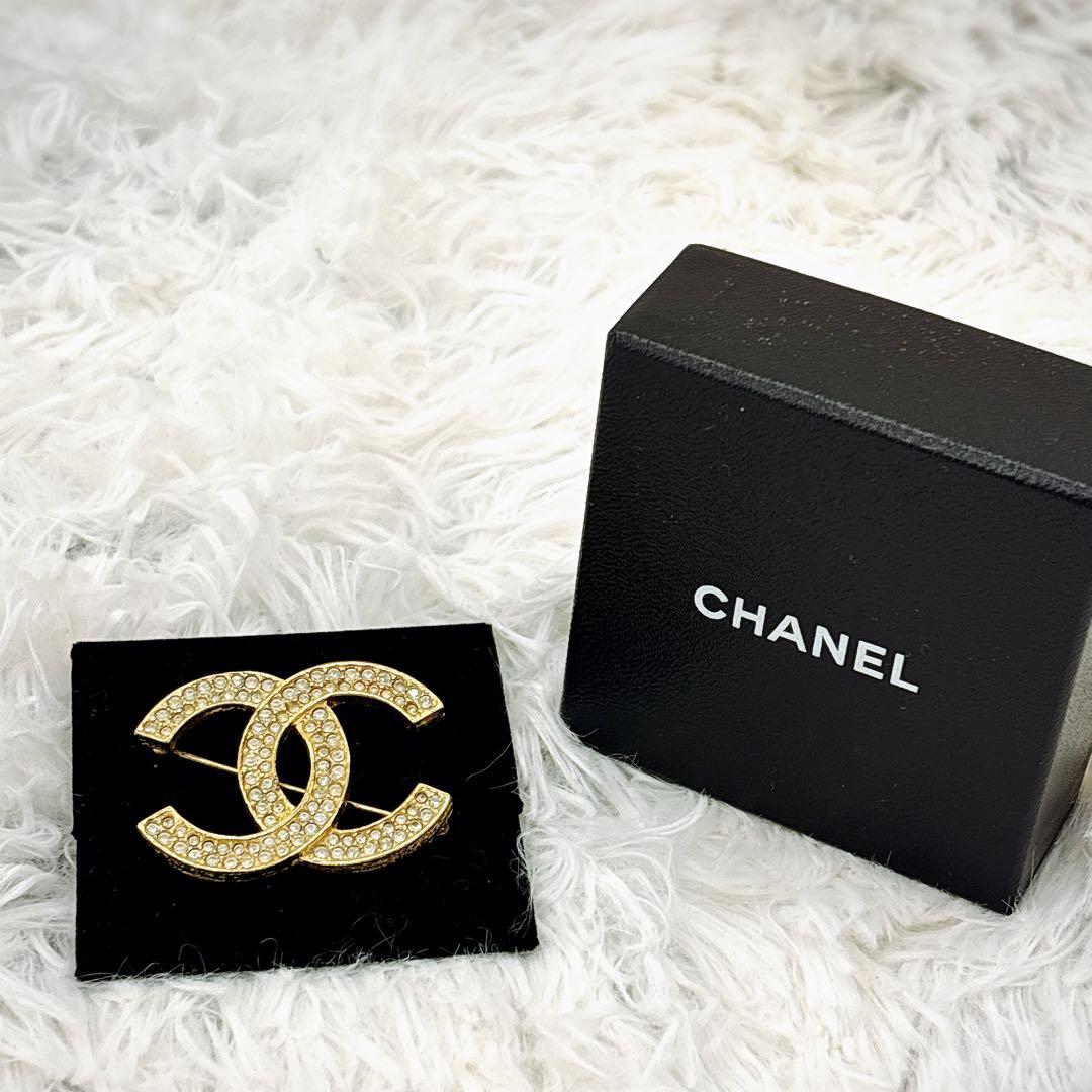 CHANEL ダブルCロゴ　ラインストーン　ブローチ ゴールド