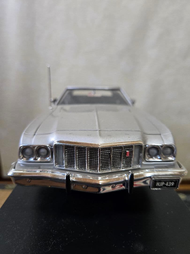 aki　1976フォード「グラン・トリノ」1/18とリーガルネームタグ