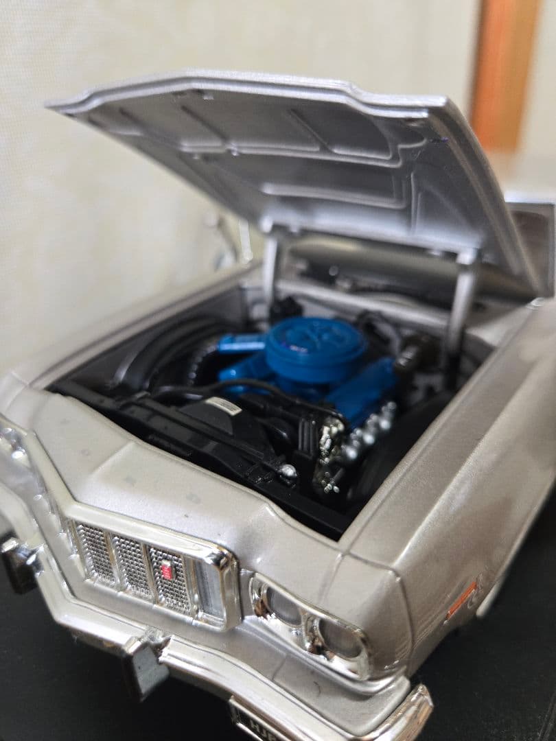 aki　1976フォード「グラン・トリノ」1/18とリーガルネームタグ