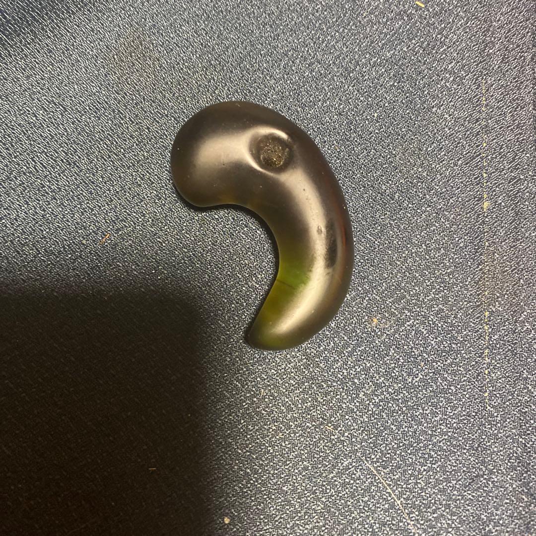 古代ロマンの結晶 ― コ字形 瑠璃ガラス製 勾玉（古墳期）