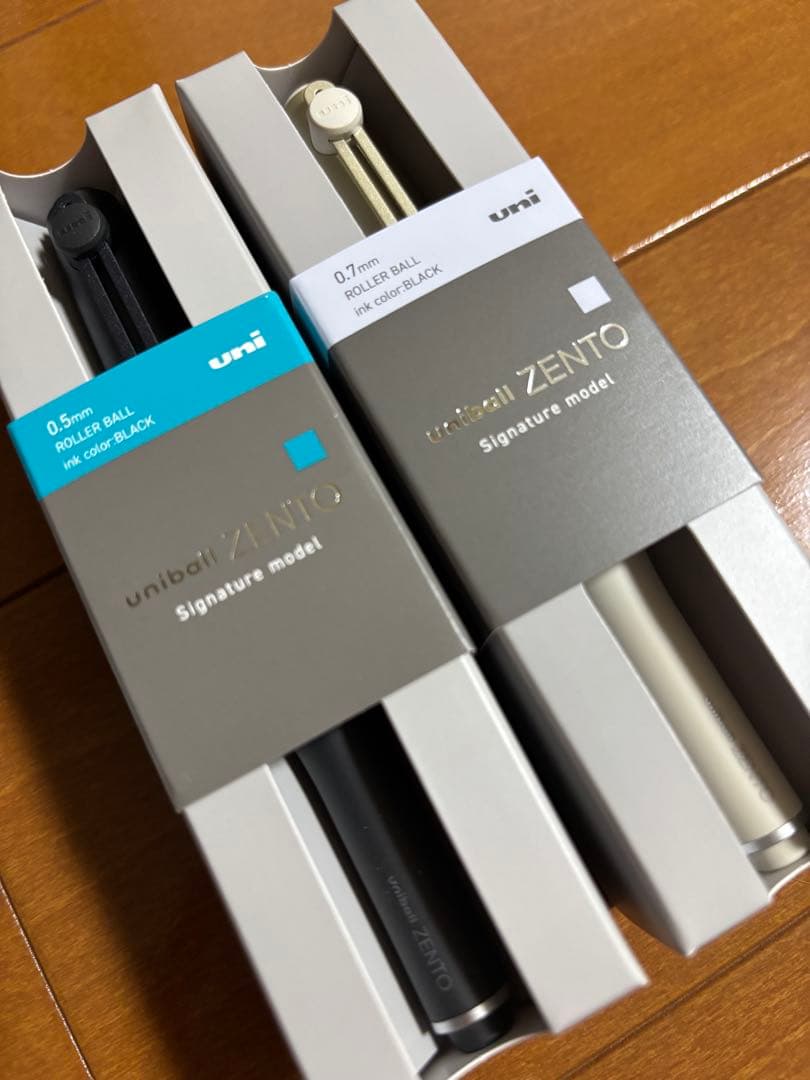 ユニボールゼント シグニチャーモデル　ブラック　シャンパンゴールド ZENTO