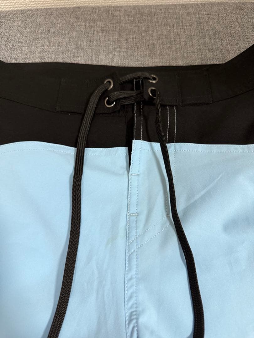 COR APL サーフパンツ Sサイズ 水色/黒