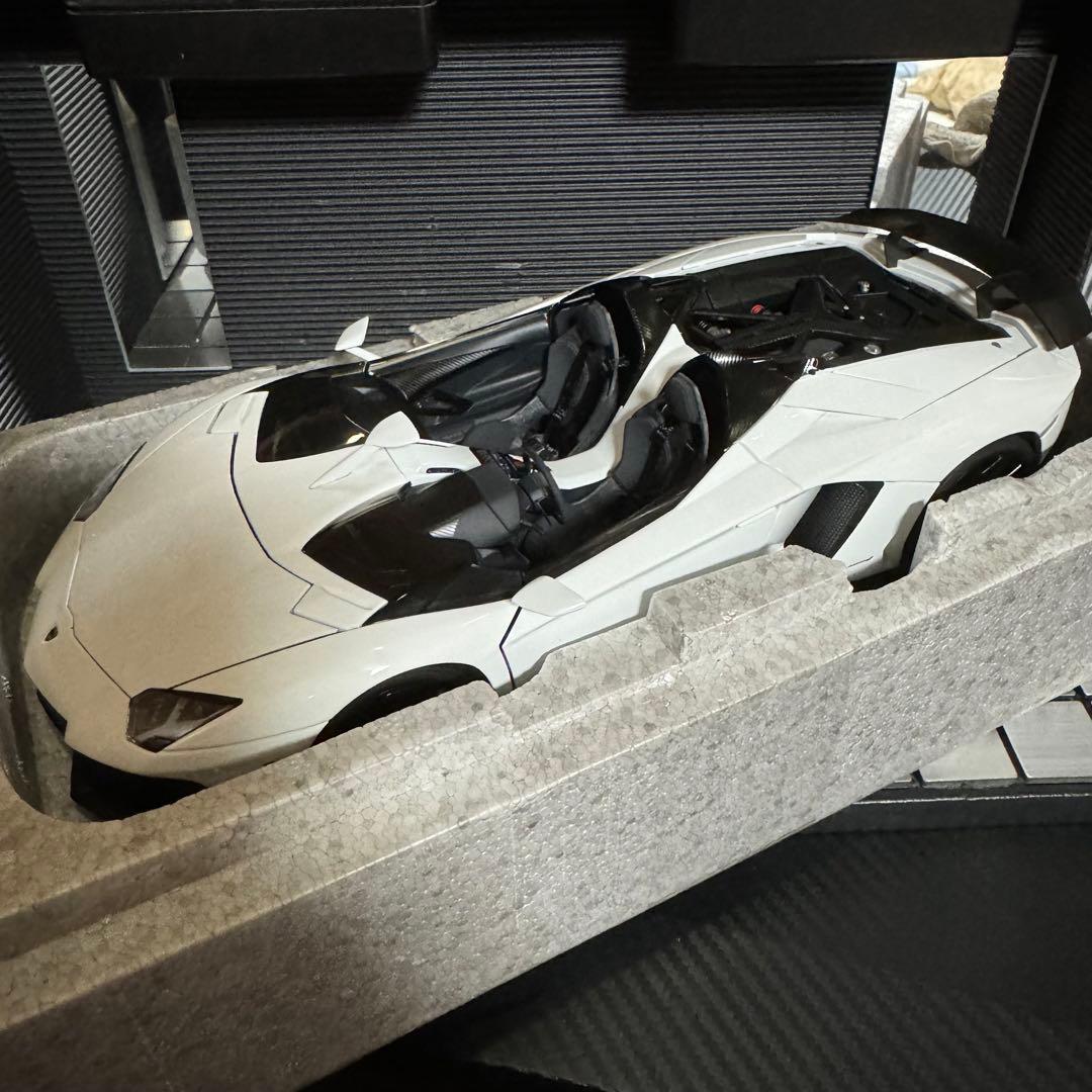 未展示品 オートアート1/18 ランボルギーニ アヴェンタドール J (イオタ)