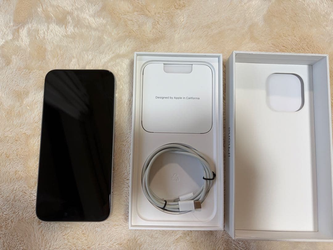 iPhone15 Pro Max 256GB【背面ガラス割り】