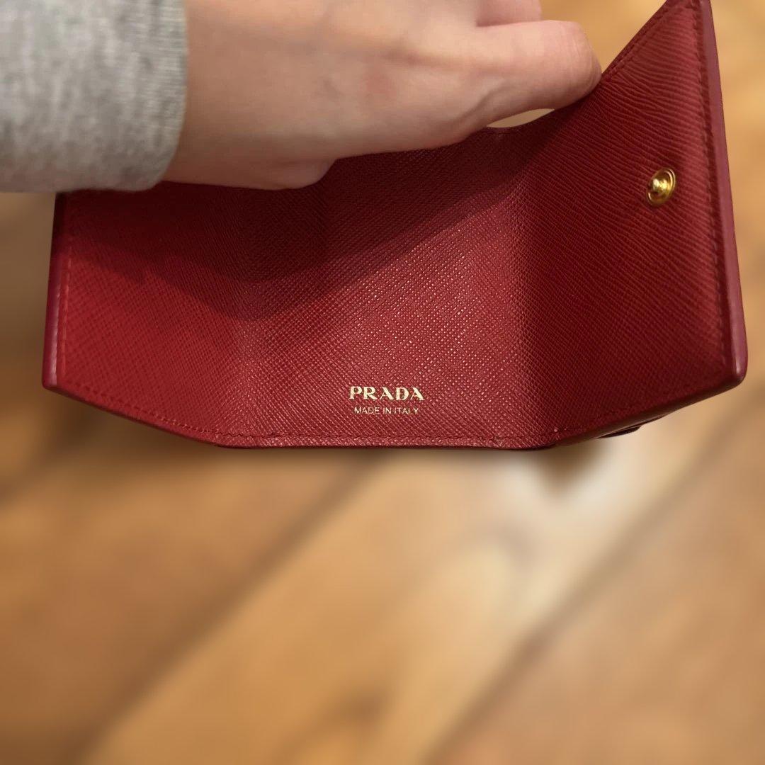 PRADA レッドレザー 三つ折り財布