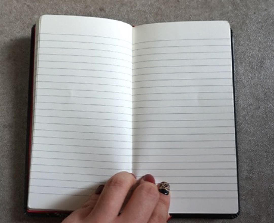 【新品】韓国国立博物館　螺鈿柄　メモ帳　手帳　韓国伝統工芸品　希少品　2冊セット