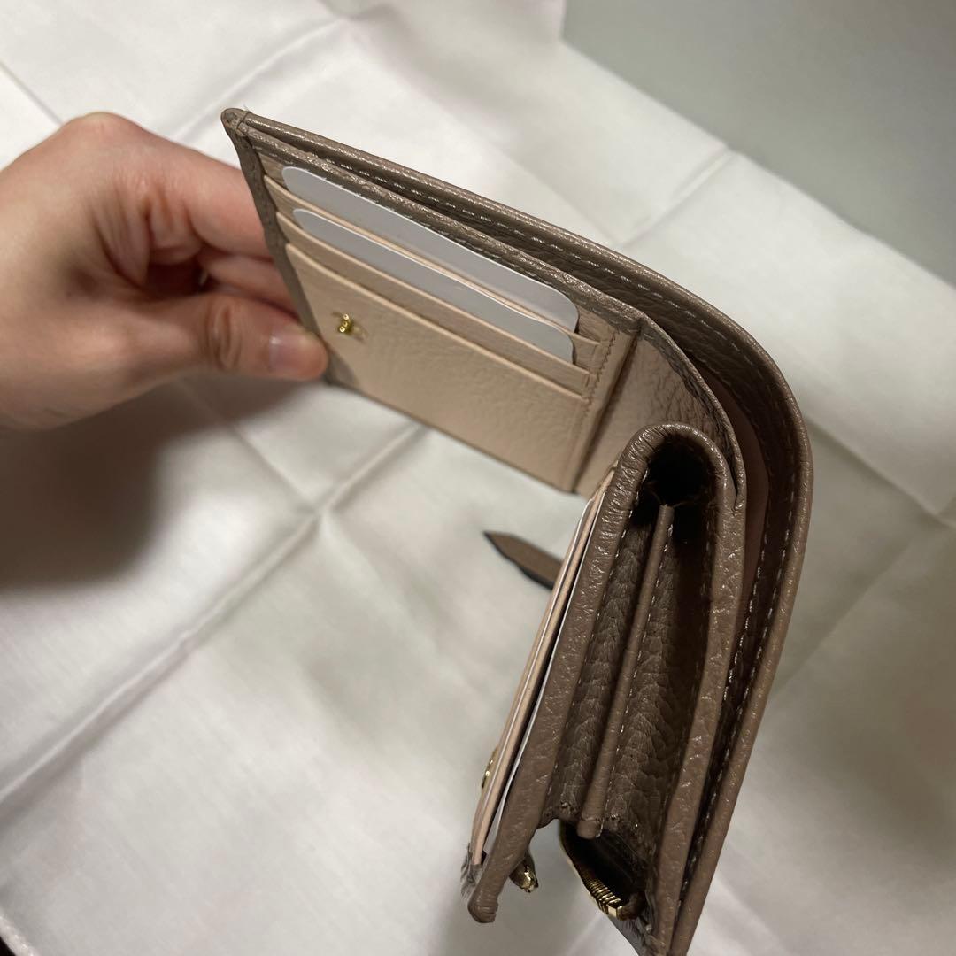 【ほぼ未使用】GUCCI ベージュレザー二つ折り財布