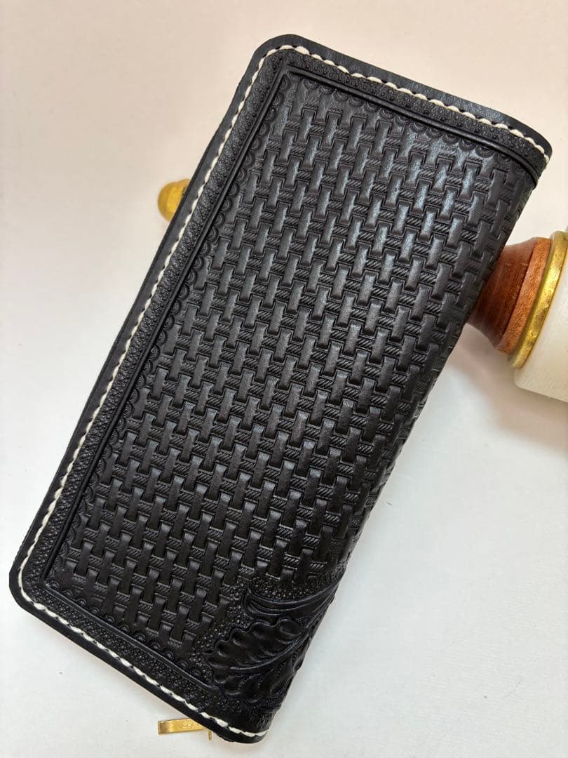 【みやび】【年末セール】黒　ヌメ革　ロングウォレット　長財布　カービング