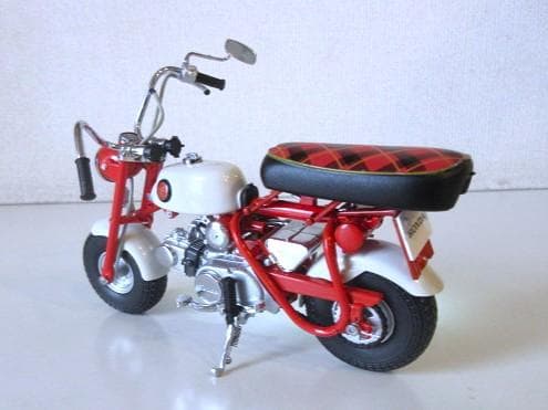 EBBRO (1/10) ホンダ Monkey Z50M