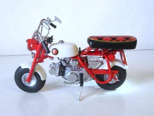 EBBRO (1/10) ホンダ Monkey Z50M