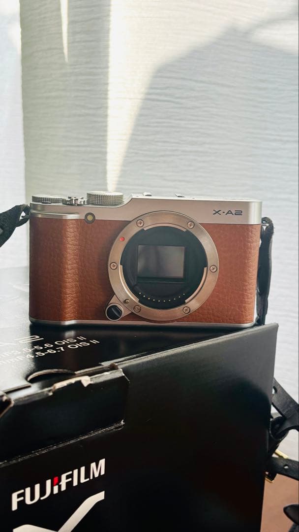 【美品】Fujifilm X-A2 カメラ 2本レンズ付き+バッテリー2個付き