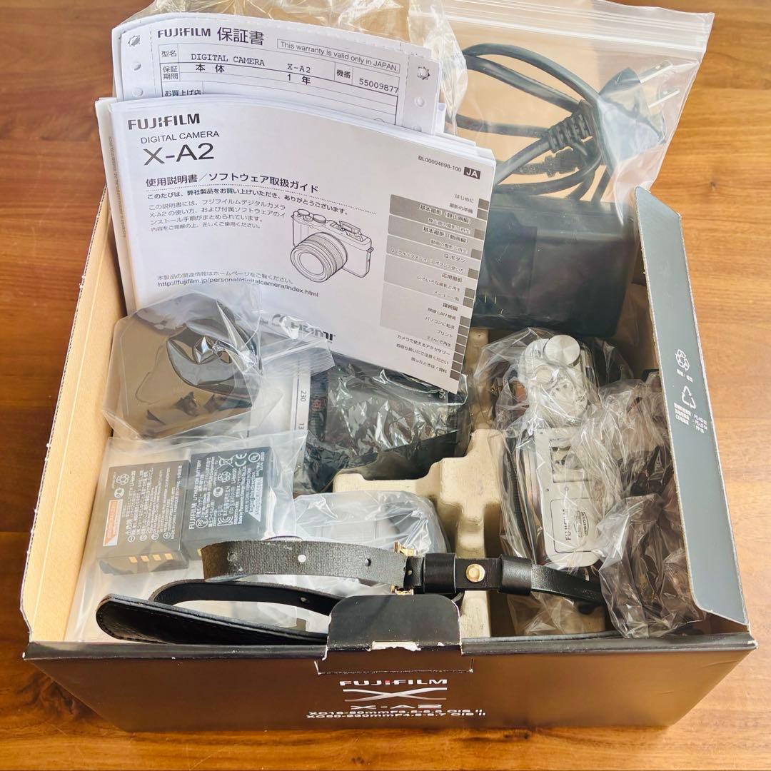 【美品】Fujifilm X-A2 カメラ 2本レンズ付き+バッテリー2個付き