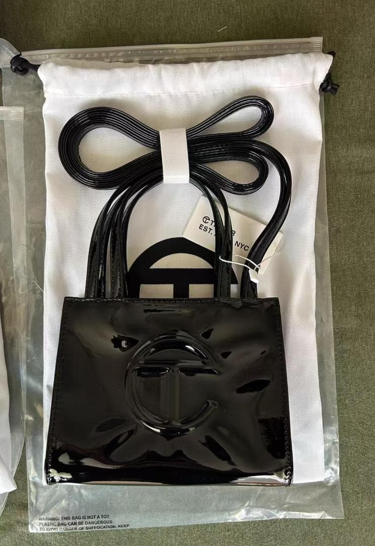 TELFARブラックパテントレザーショルダーバッグ*