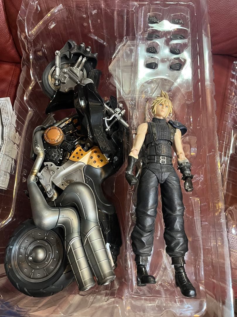 PLAY ARTS改 プレイアーツ 改クラウド・ストライフ＆ハーディ=デイトナ