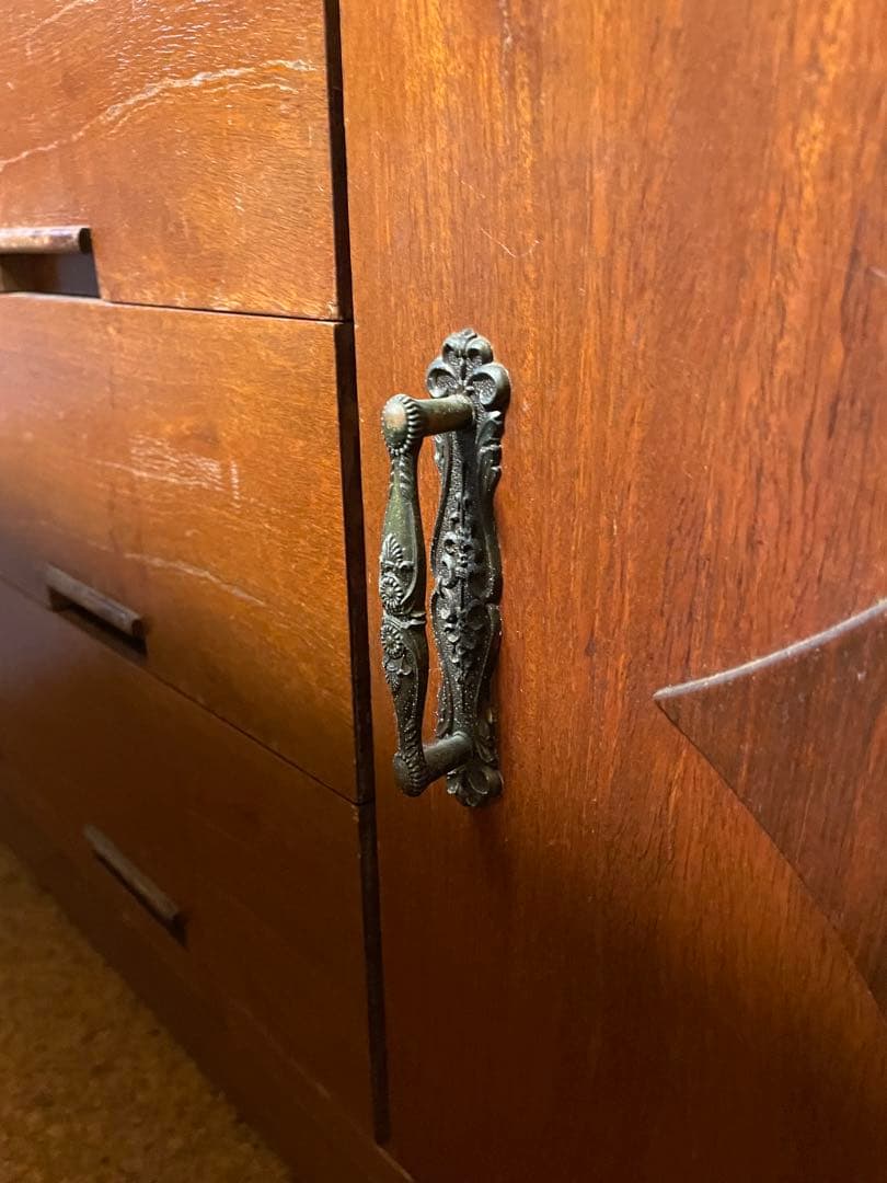 木製ガラス扉付き収納棚・食器棚