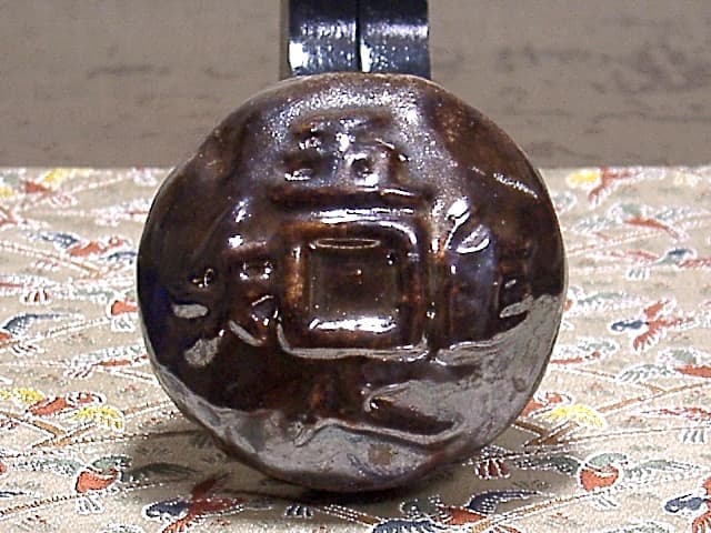 京焼・清水焼　聚楽焼　吾唯足知　香合　在銘　共箱　無傷　保証。