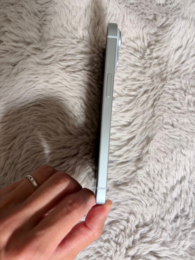 Apple iPhone 15 ブルー 256G 本体 SIMフリー　ほぼ新品