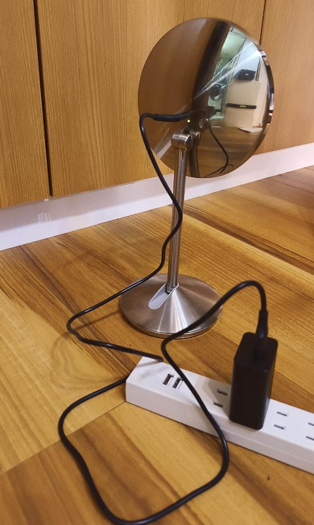 20日迄セール価格 SimpleHuman 拡大ミラーライトセンサー付き　K