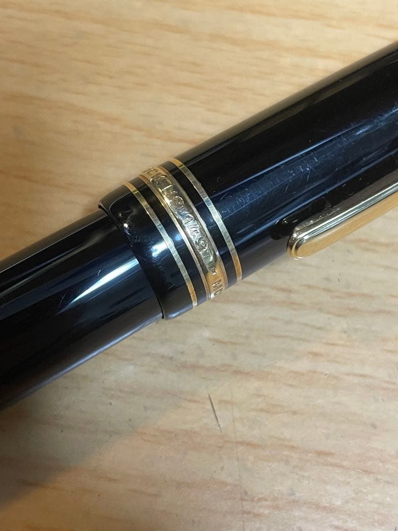 MONT BLANC 万年筆 黒 樹脂製 専用ケース付き