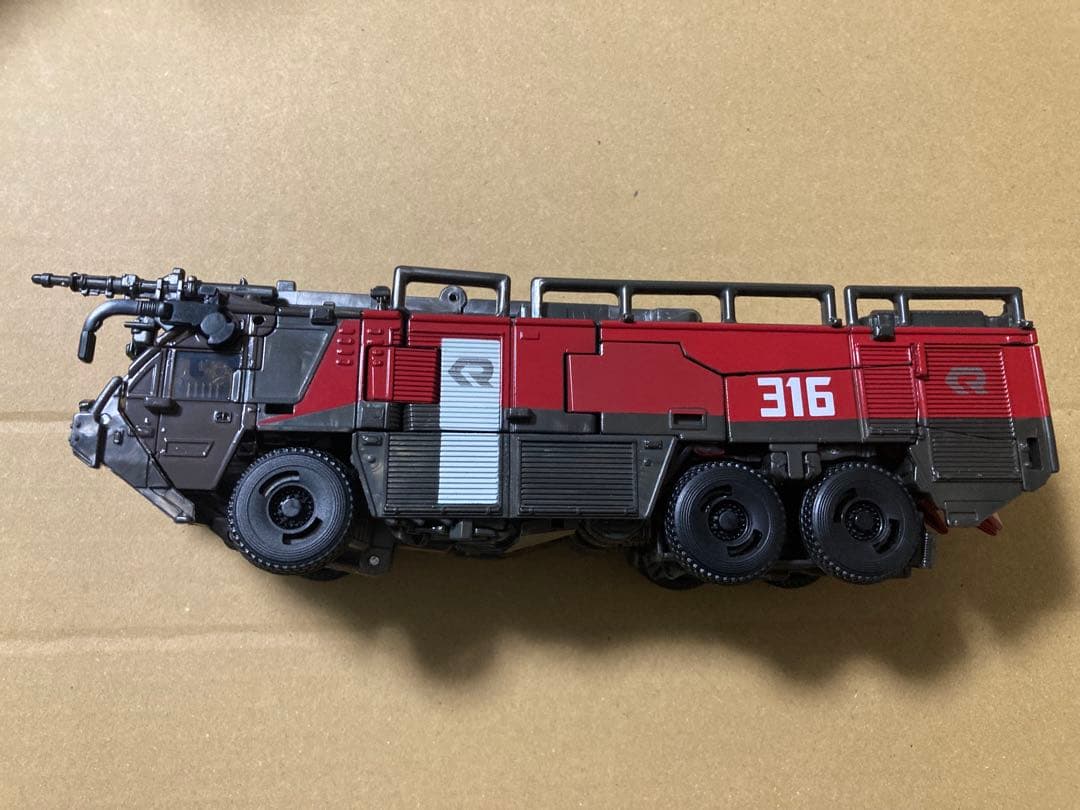 トランスフォーマー　スタジオシリーズ　SS49 センチネルプライム