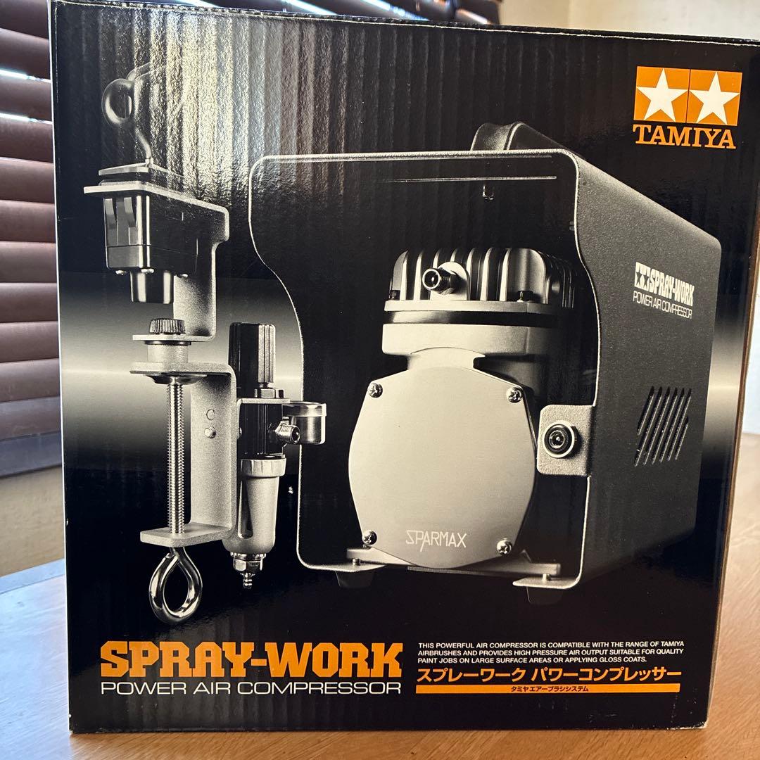 タミヤスプレーワークパワーコンプレッサー　エアブラシスタンド他