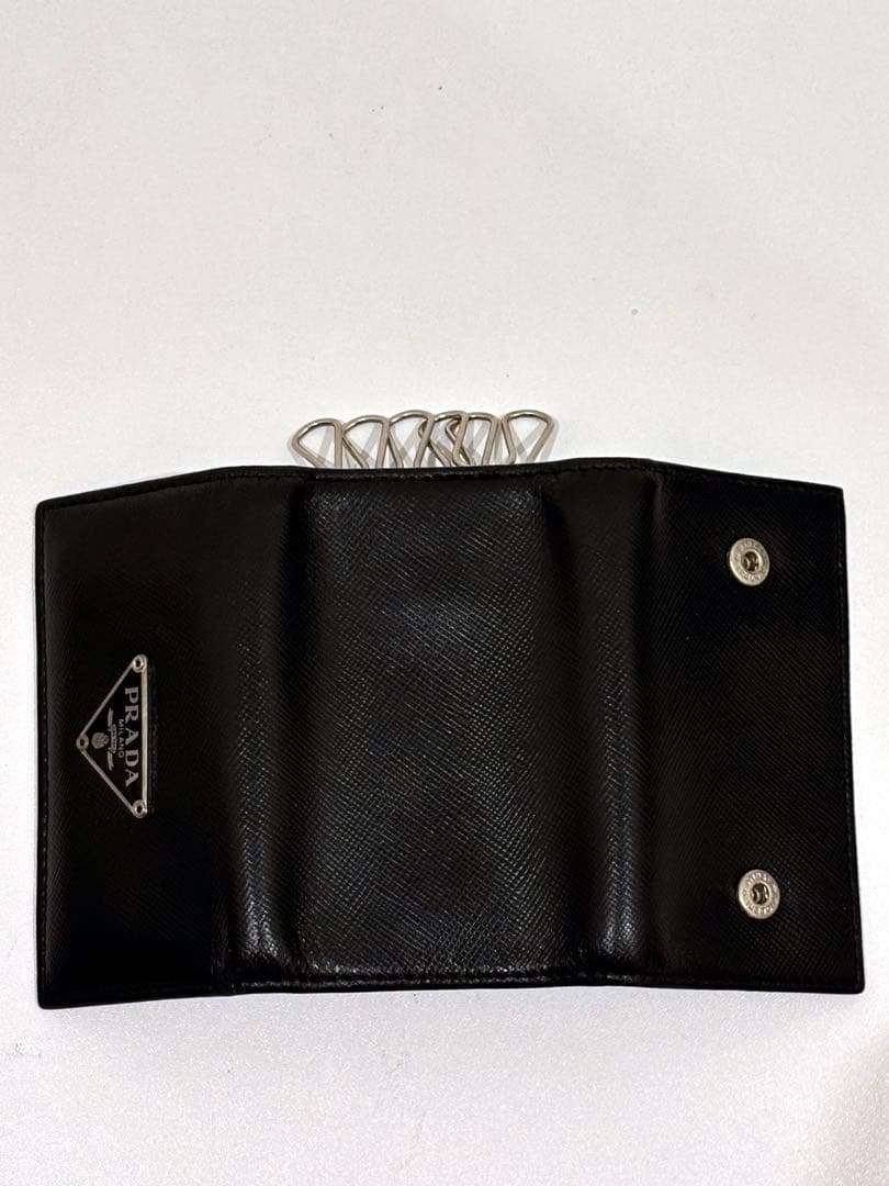 ✨PRADA✨ ブラック レザーキーケース