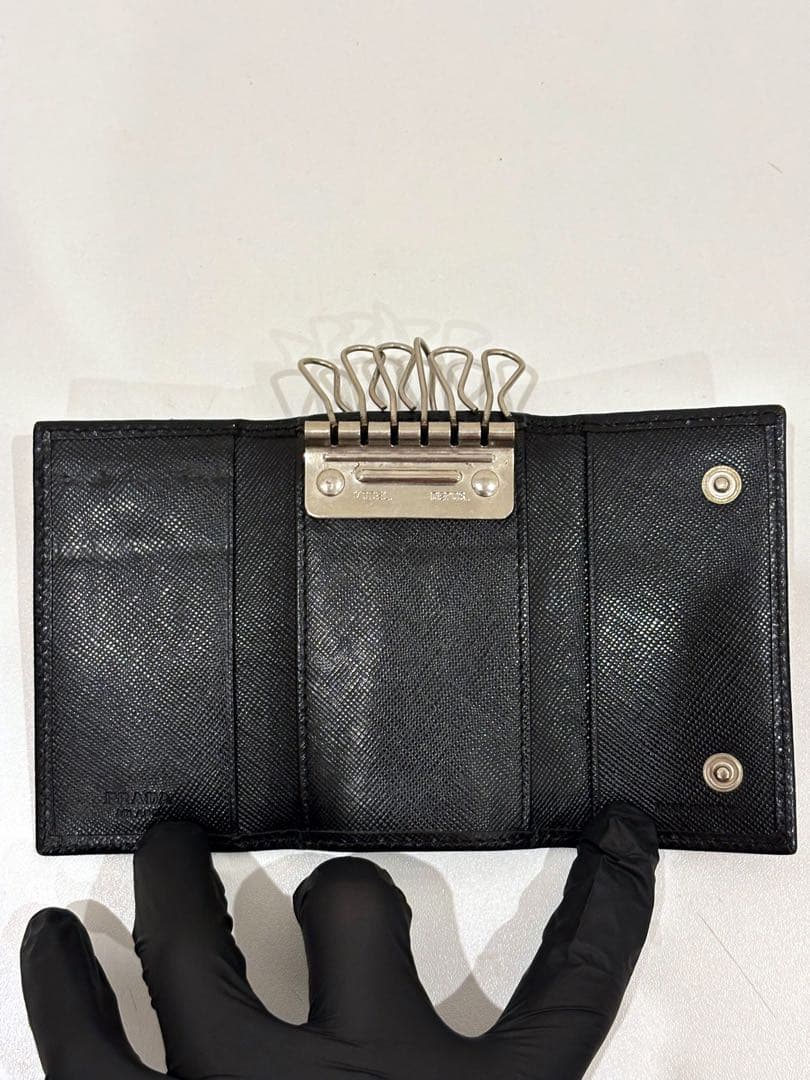 ✨PRADA✨ ブラック レザーキーケース