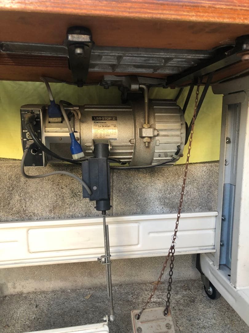 ペガサス　W562-01CB フラットヘッド型　偏平縫いミシン　中古