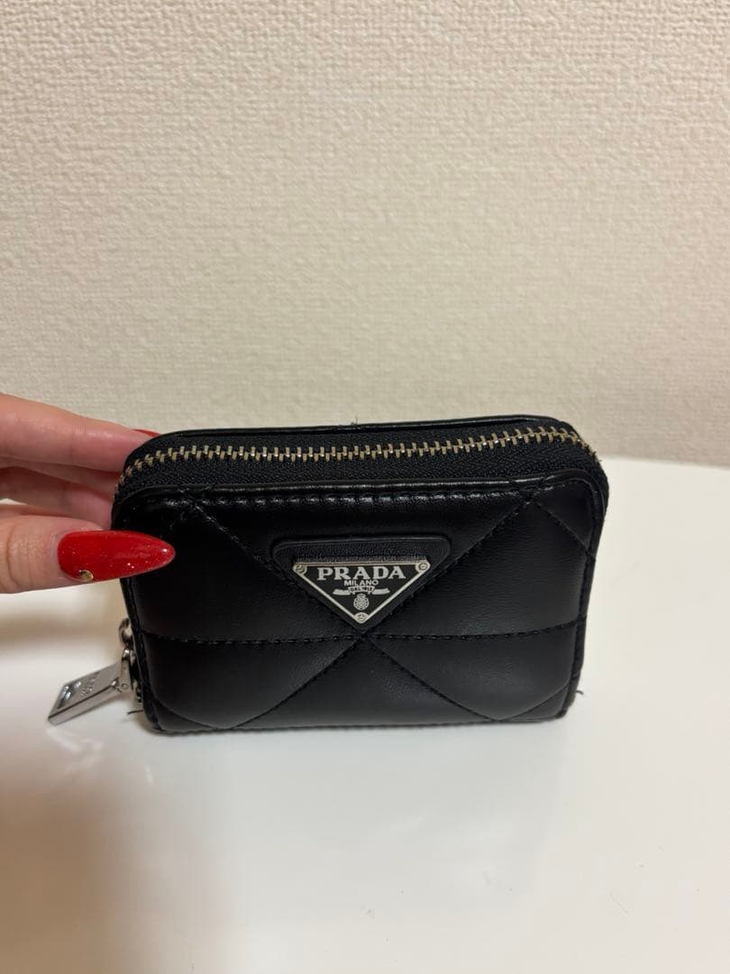 PRADA 財布 ノベルティ