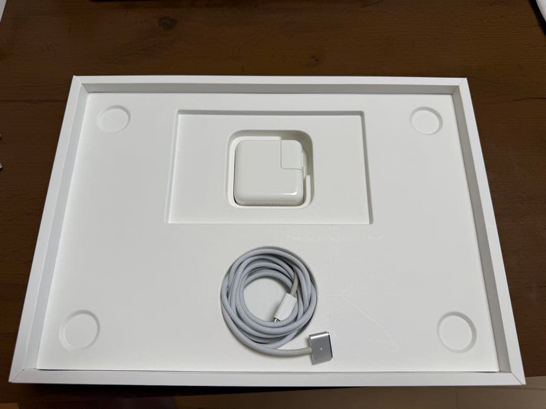 Apple MacBook Air m2 13.6インチシルバー 充電器付き