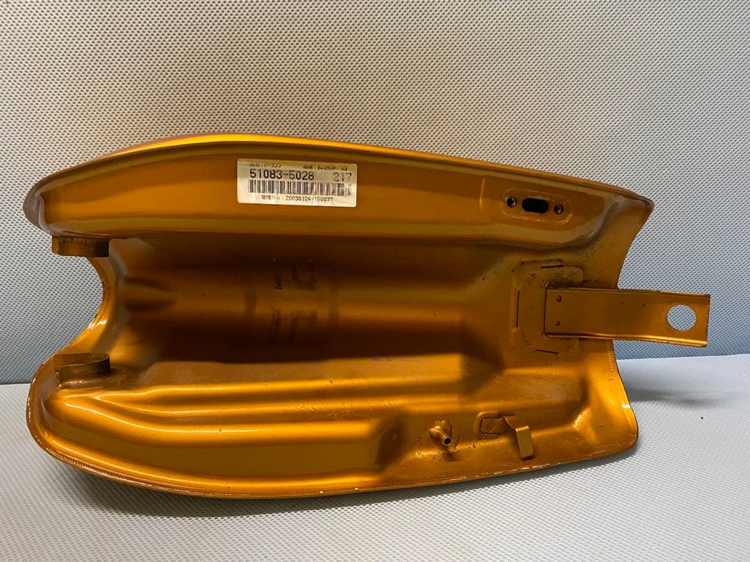 250TR 純正　フューエルタンク　金　キャブ
