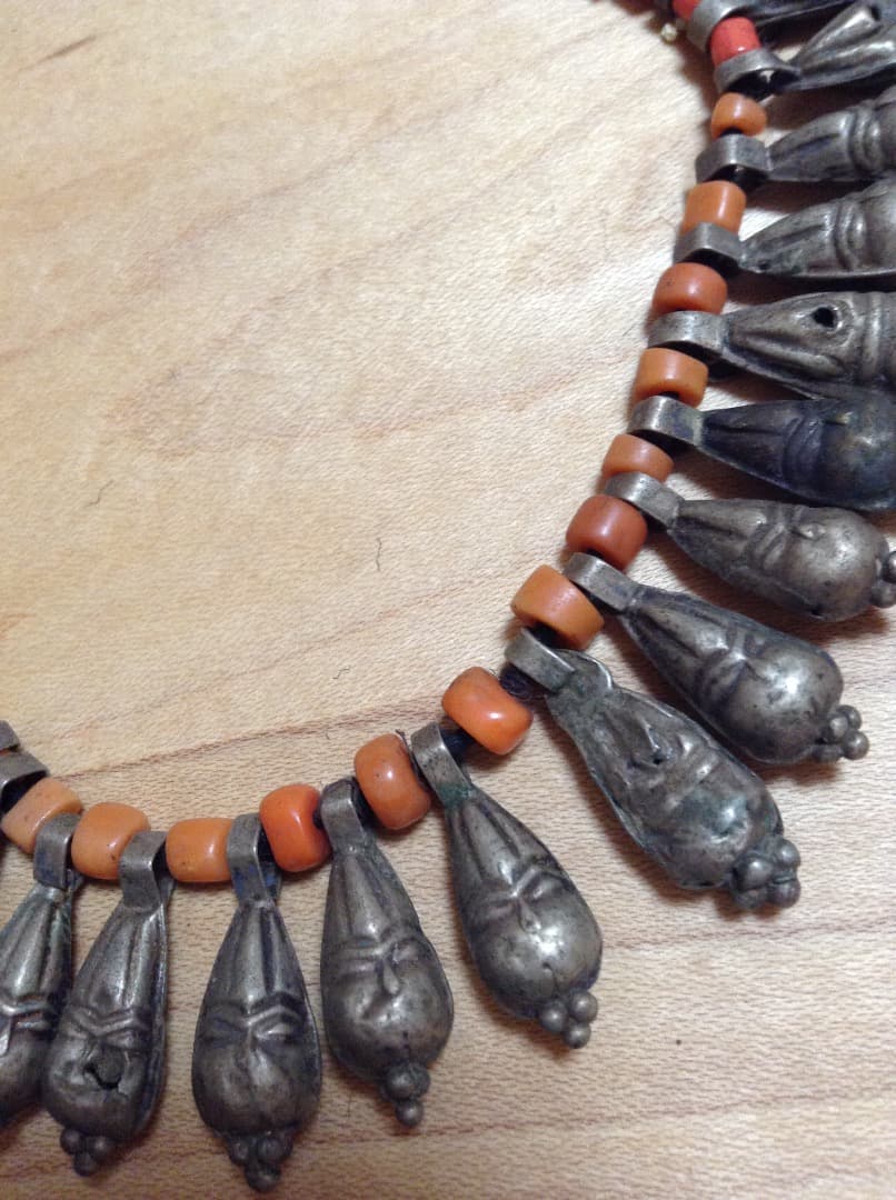 【アンティーク】南米 民族衣装 アクセサリー 山珊瑚、アンティークシルバー使用