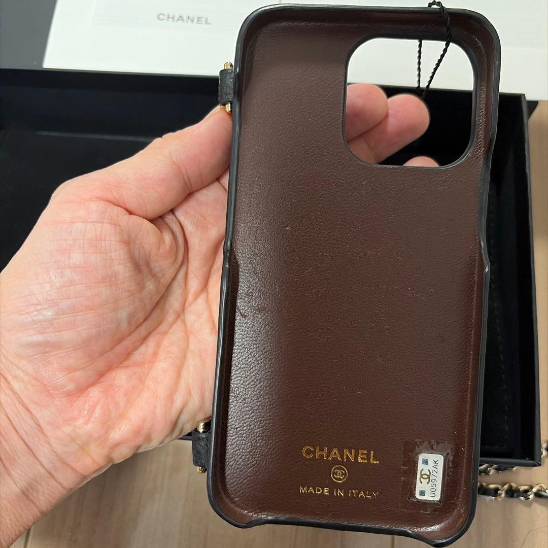 CHANEL ブラックレザー iPhoneケース　13 13pro