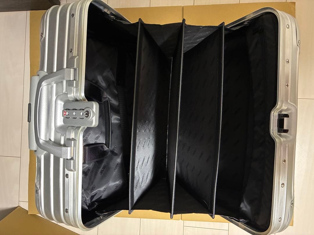 RIMOWA 2輪 キャリーケース