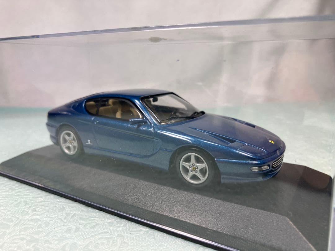 ミニチャンプス　フェラーリ４５6ＧＴ　クーペ　ブルー
