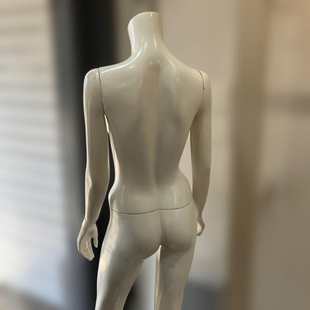 女性用ホワイトマネキン